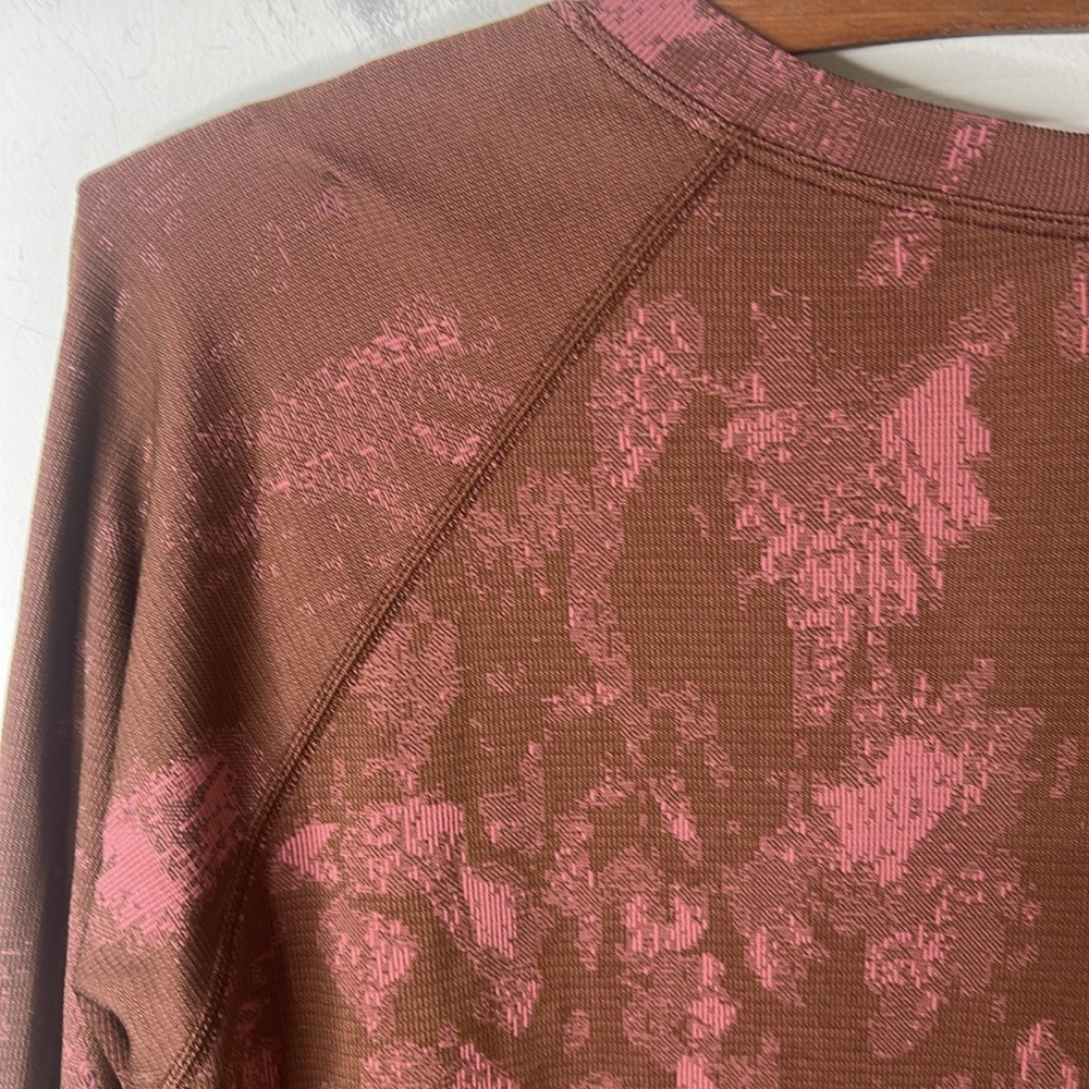 Lululemon Swiftly Tech Shirt 2.0 Shadow Bloom Roasted Brown/Brier Rose Size 16 - Picture 15 of 16